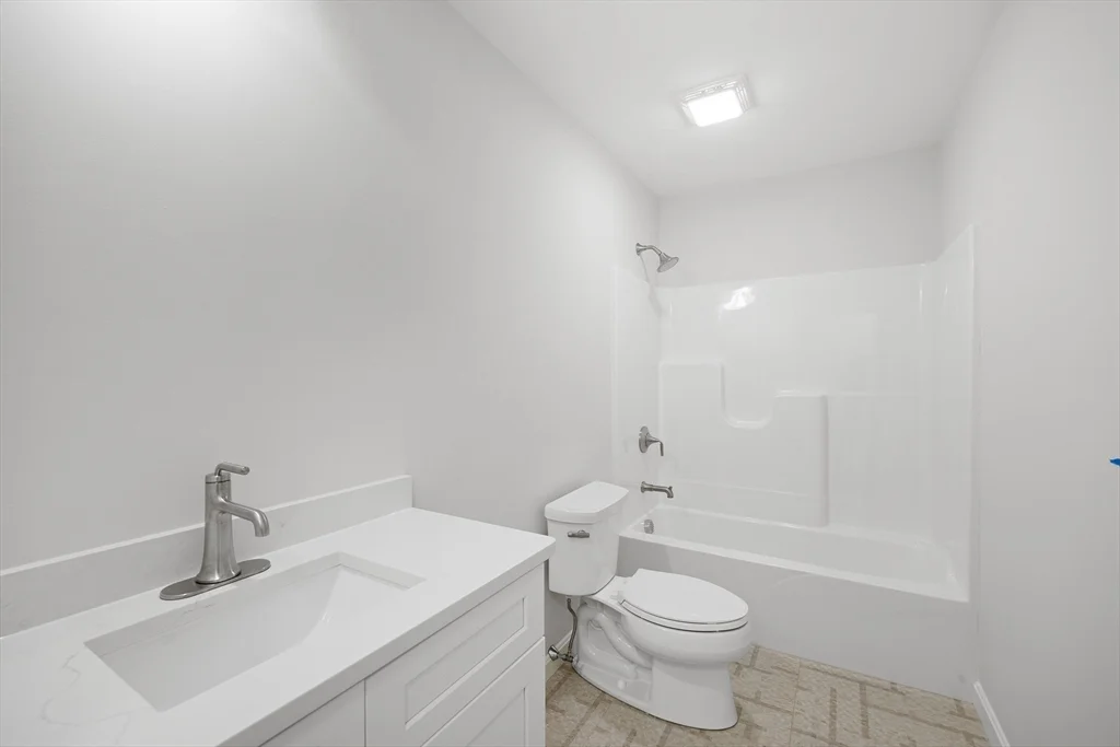 47 Brookfield Rd, North Brookfield