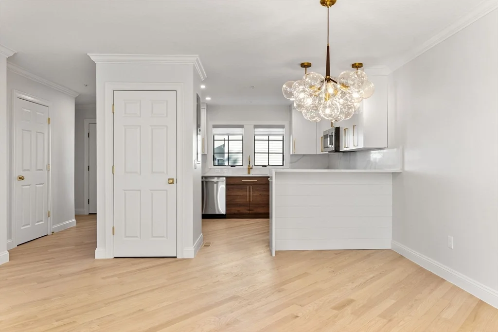 7 Chatham St, Watertown