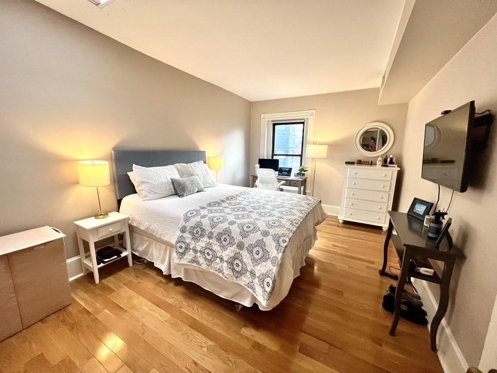 280 Commonwealth Ave, Back Bay