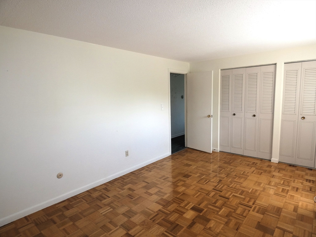 68 Main St, Stoneham