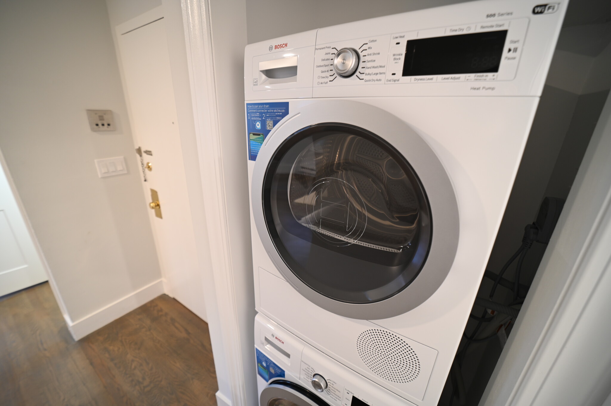 320 Hammond Pond Pkwy, Chestnut Hill