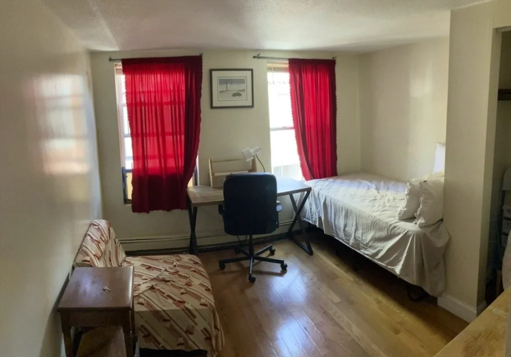 2 Johnny Ct, Chinatown