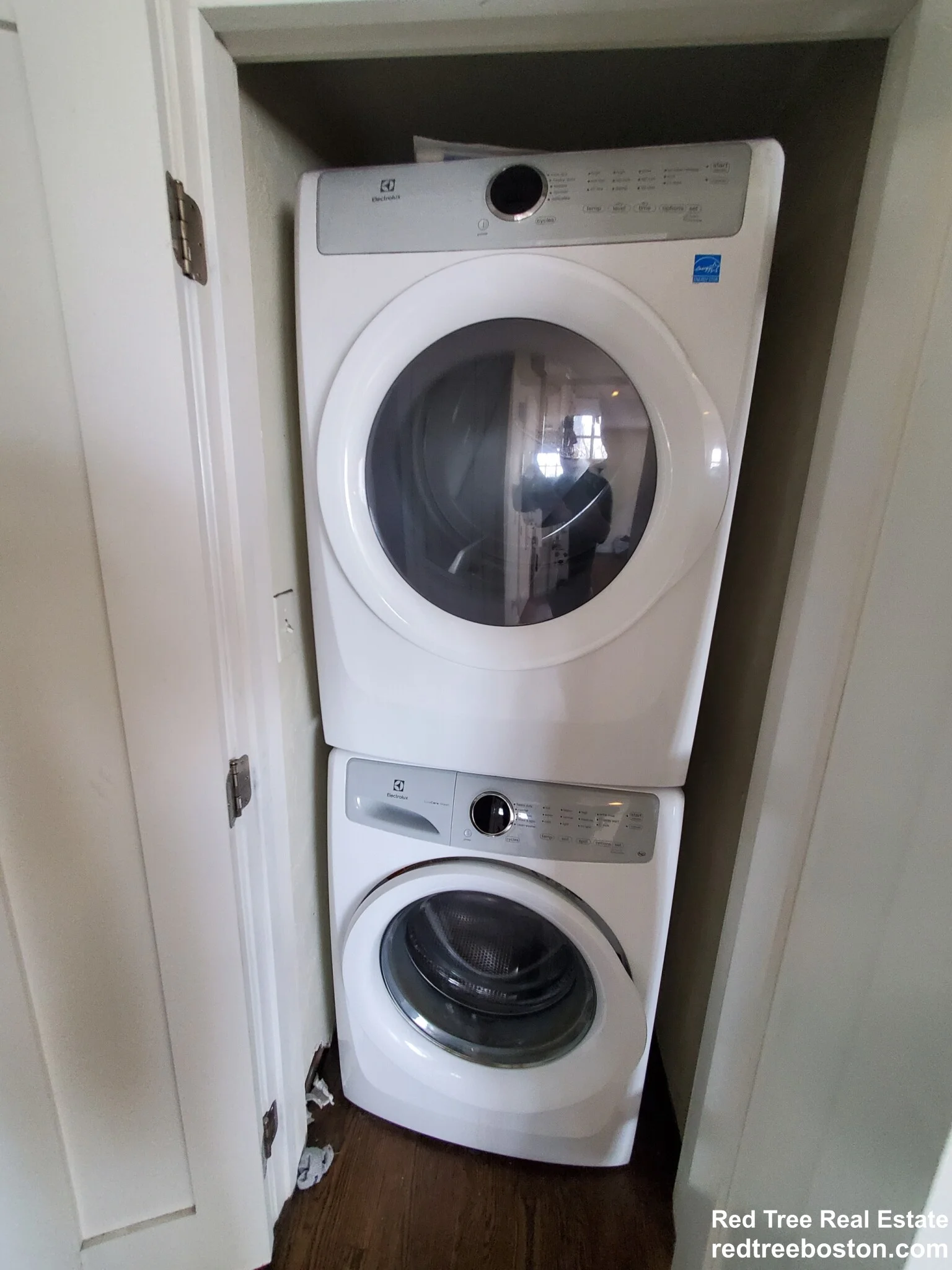 77 Rock Glen Rd, Medford