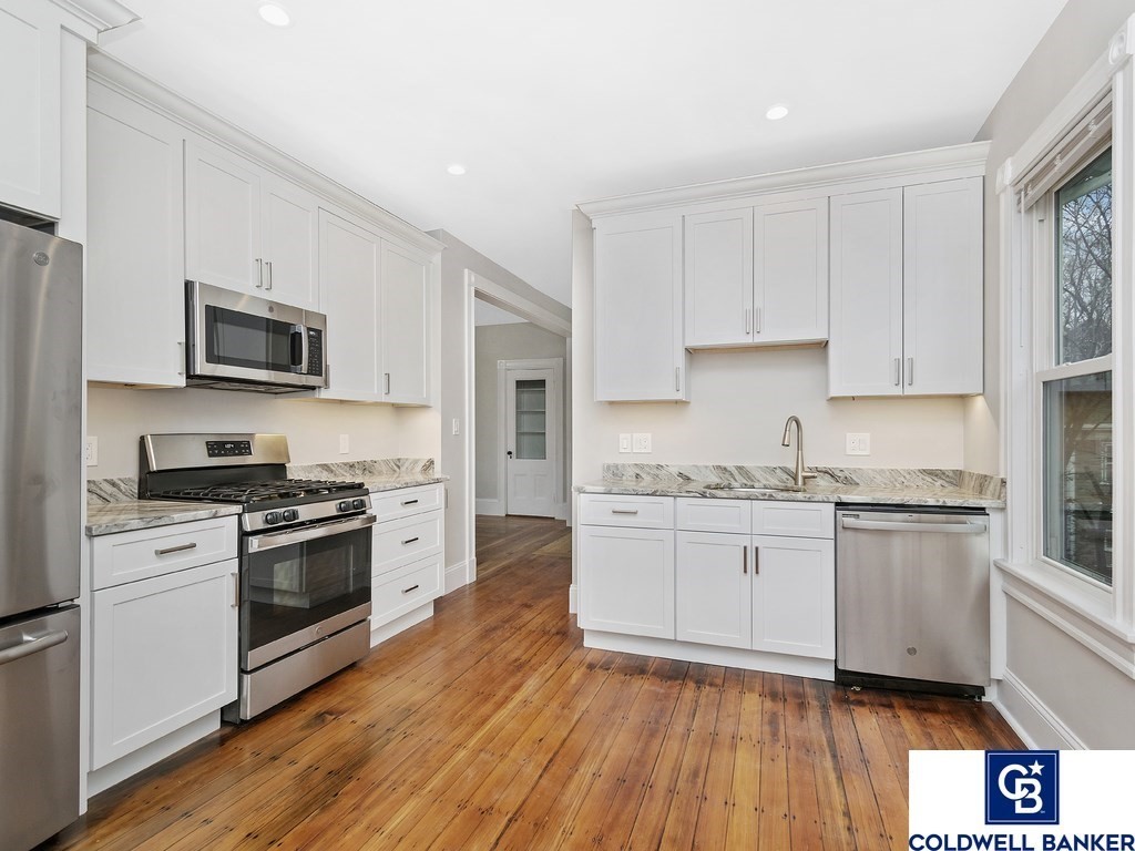 11 Hillside St, Mission Hill