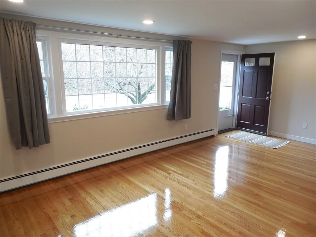 166 Totten Pond Rd, Piety Corner
