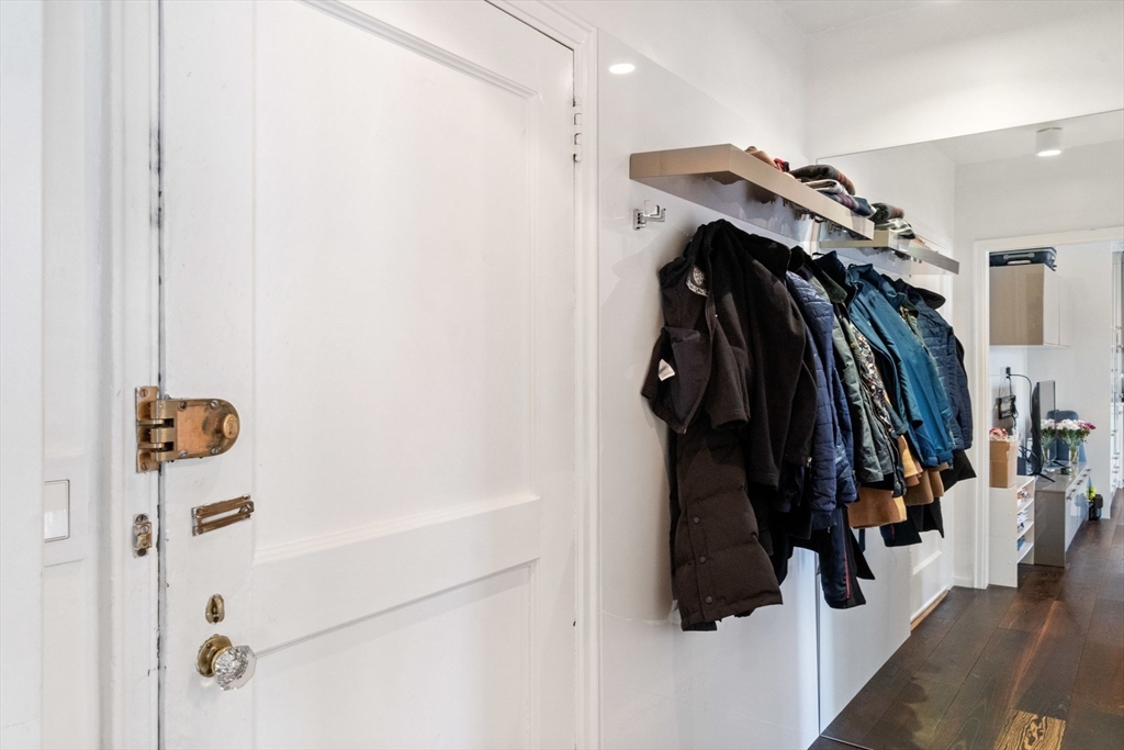 988 Memorial Dr, Harvard Square