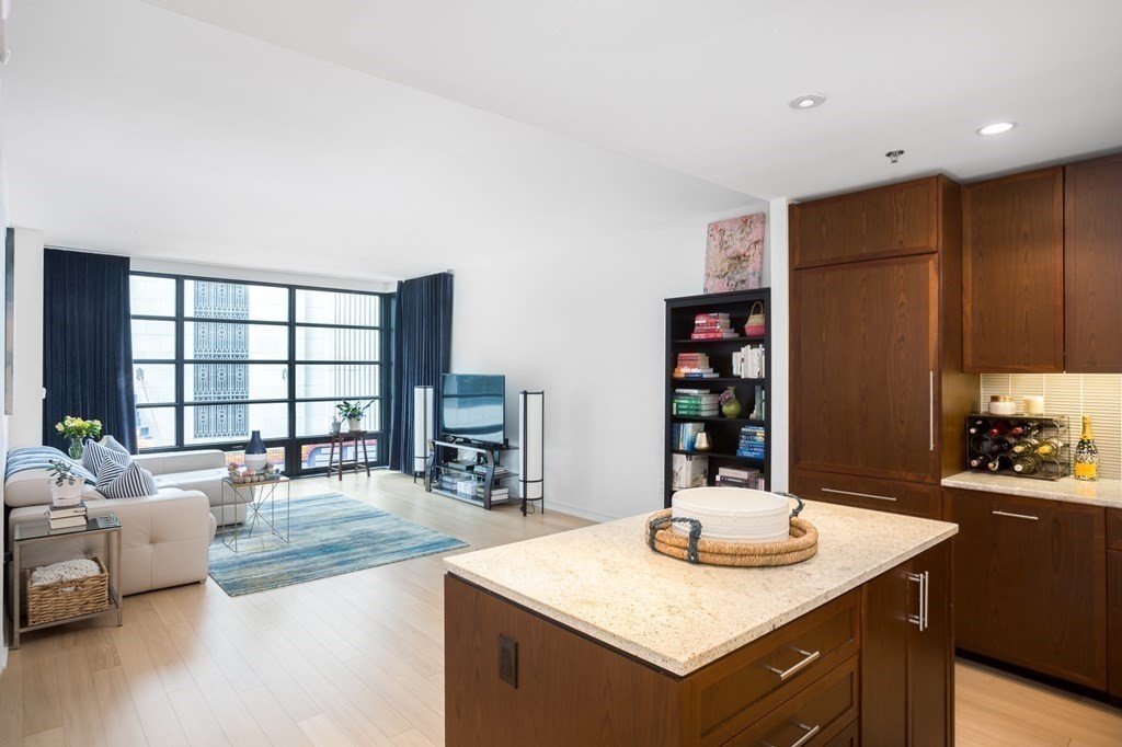 580 Washington St, Midtown