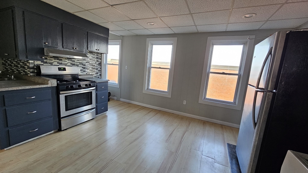 285 Hamlet St, Fall River