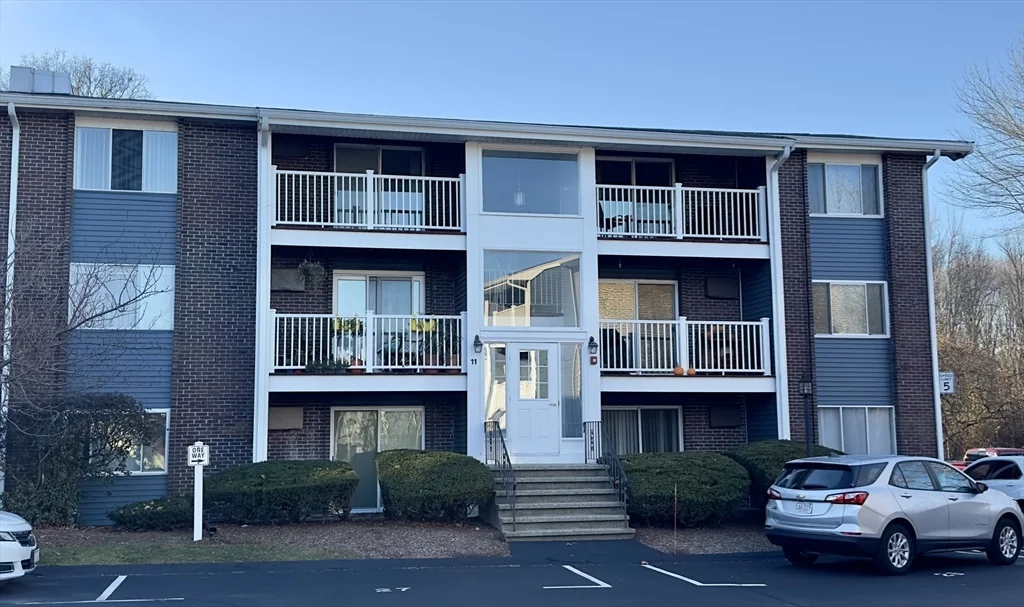 11 Woodcrest Ct, Weymouth