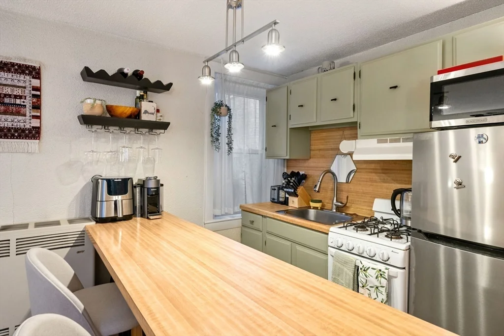 10 Henchman St, North End