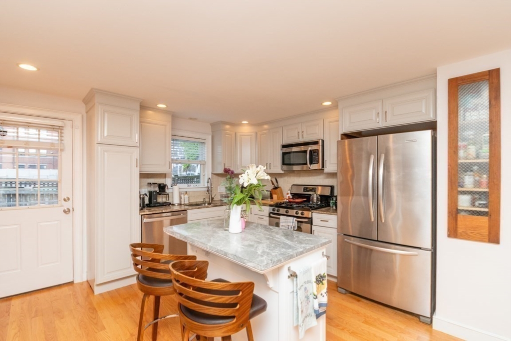 `10 Noble Ct, East Boston