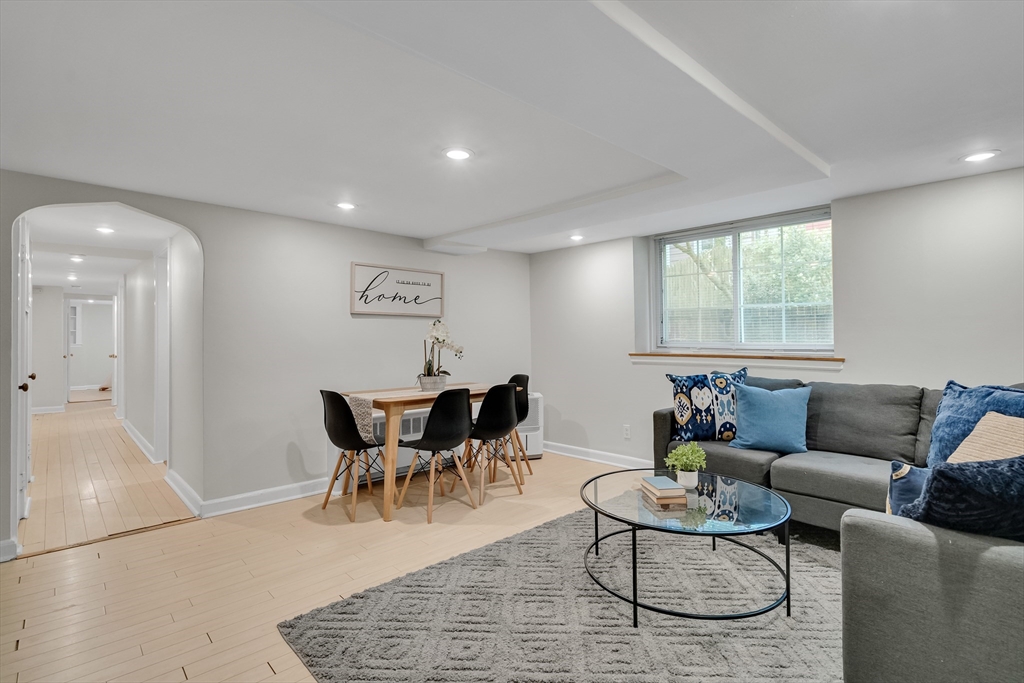 12 Shepard St, Harvard Square