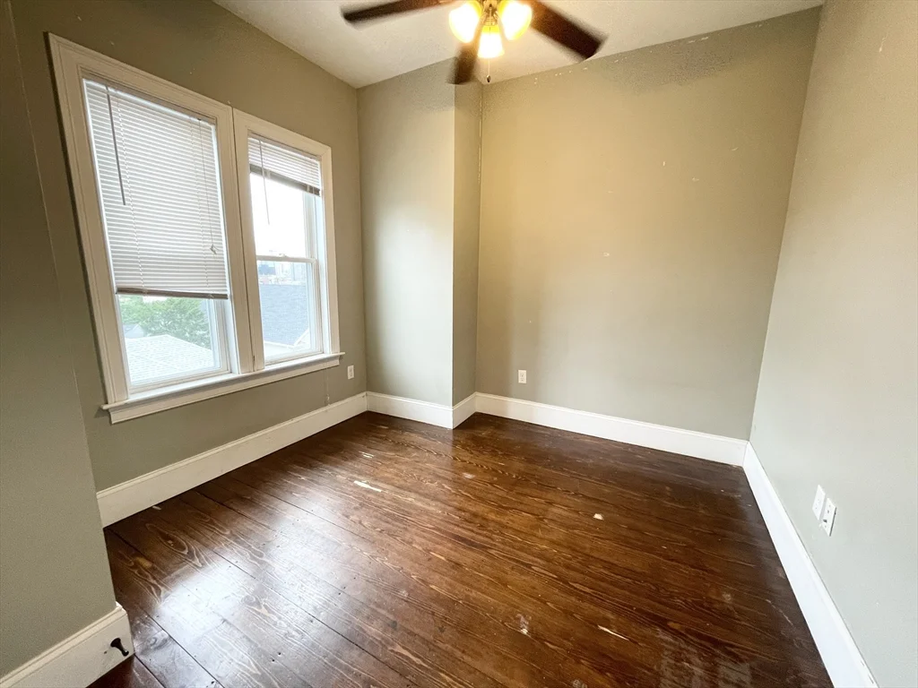 178 Hillside St, Mission Hill