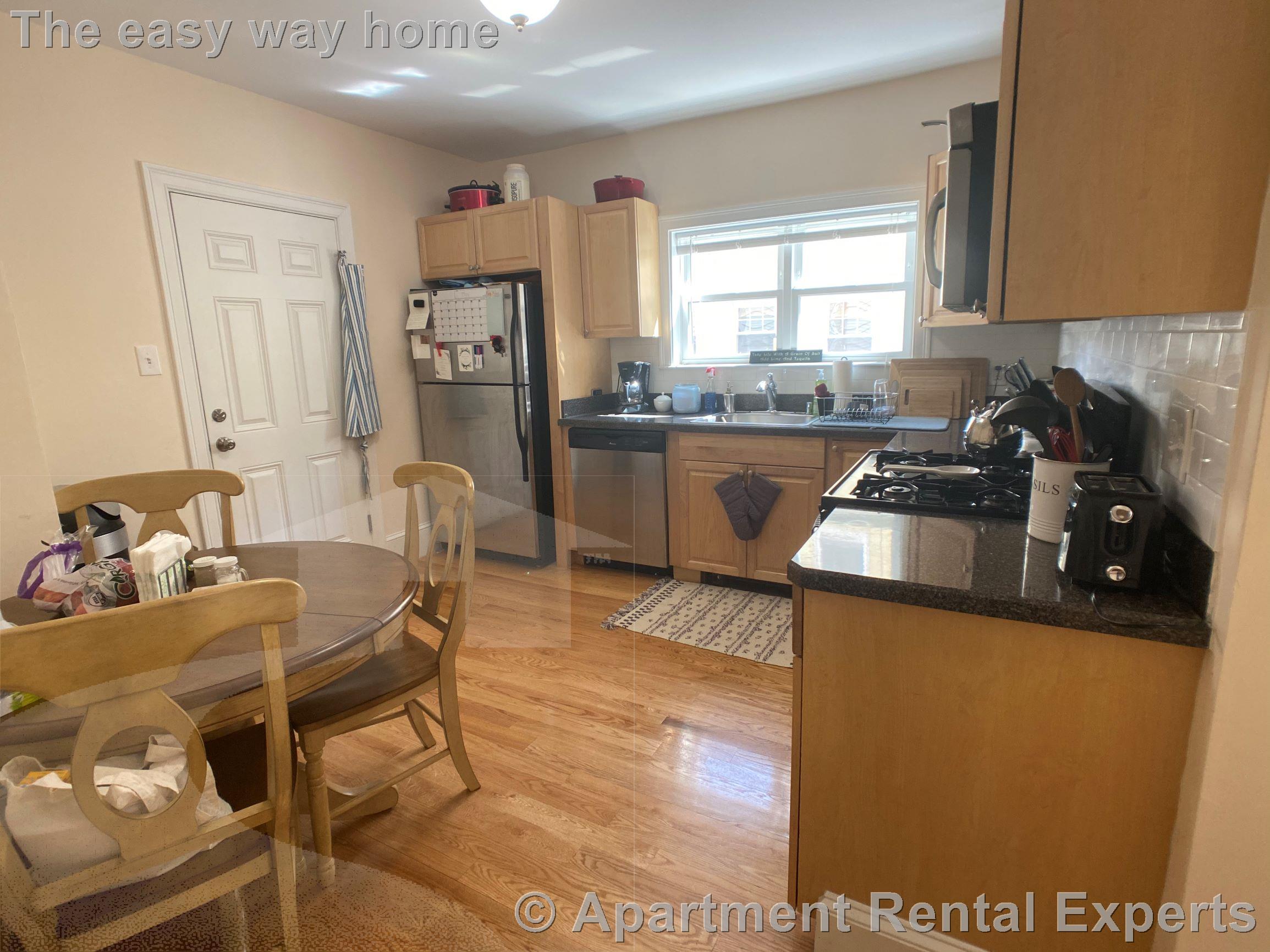 24 Willard Ave, Tufts