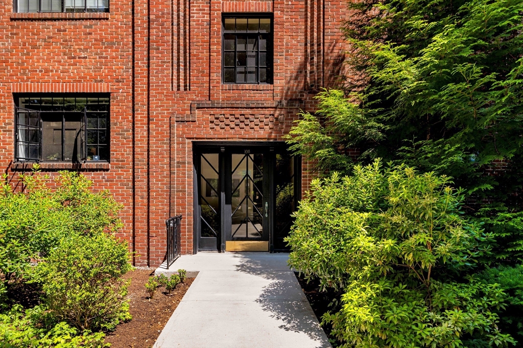 108 Sewall Ave, Coolidge Corner