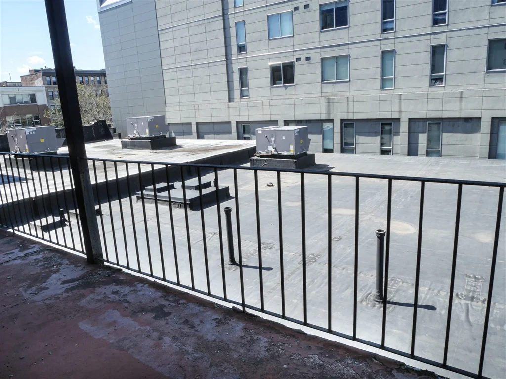 1039 Commonwealth Ave, Allston