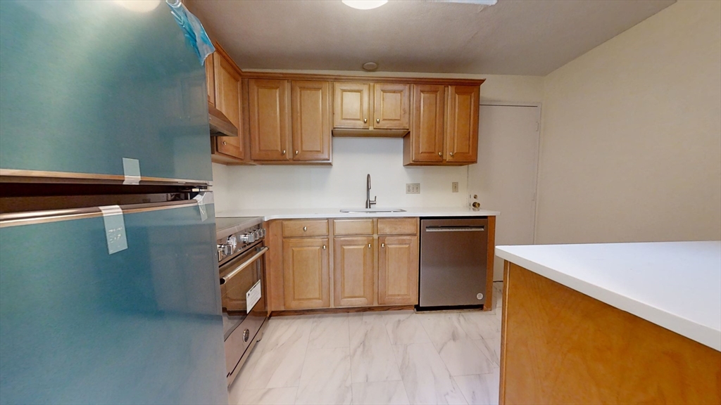 55 Staffordshire Ln, Concord