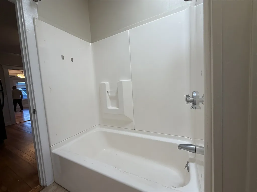 320 Wood St, New Bedford