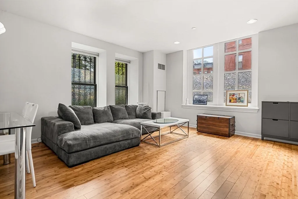 2 Clarendon St, South End