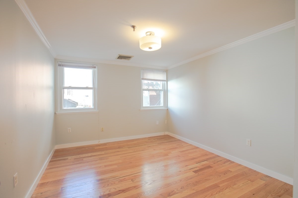 118 Tudor St, South Boston