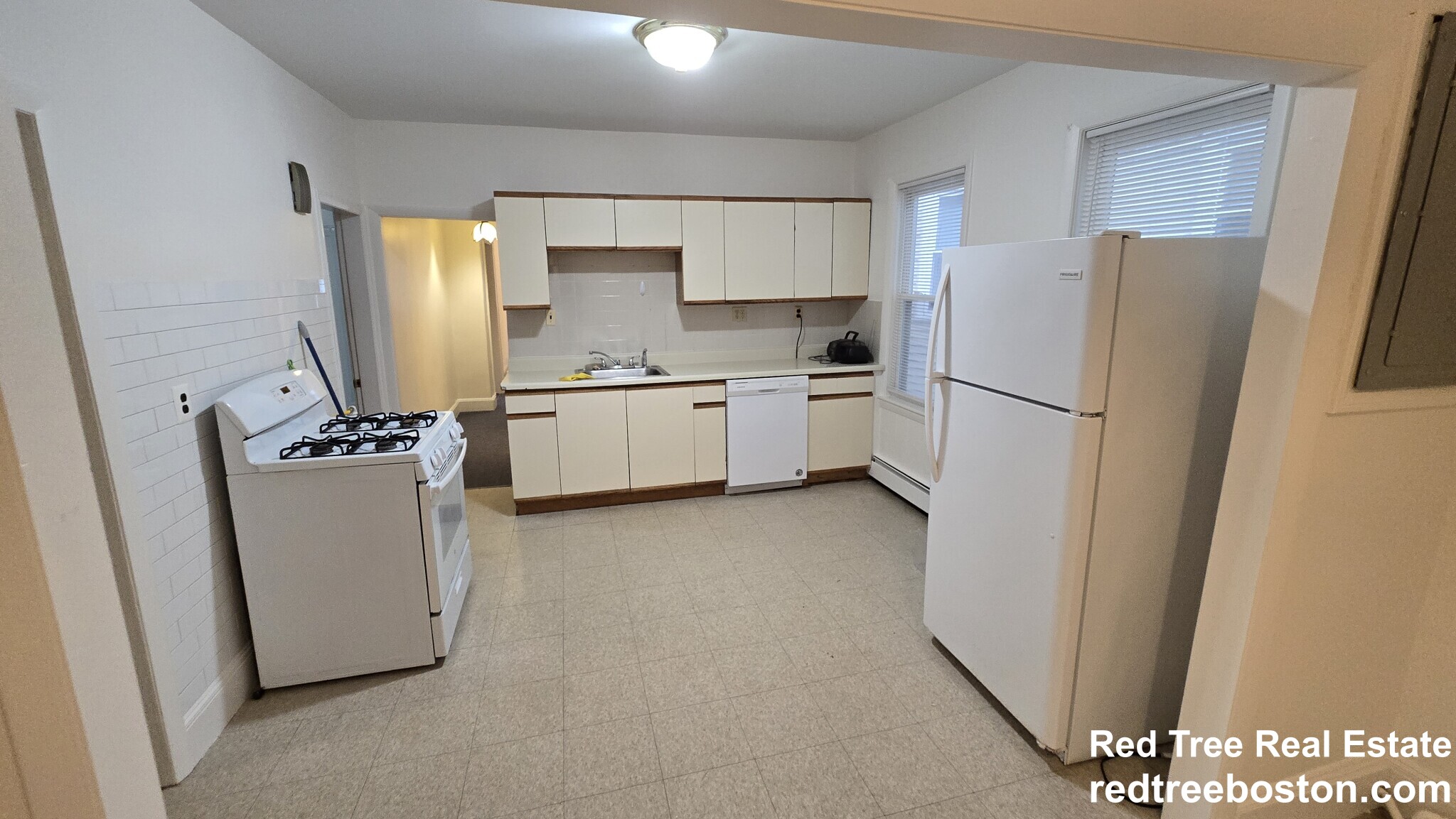 40 Brackett St, Oak Square