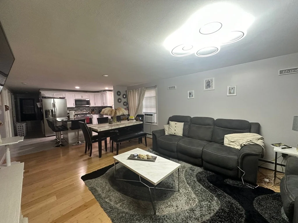 185B Park St, Lawrence