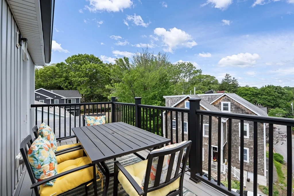 65 Lancaster Rd, Arlington
