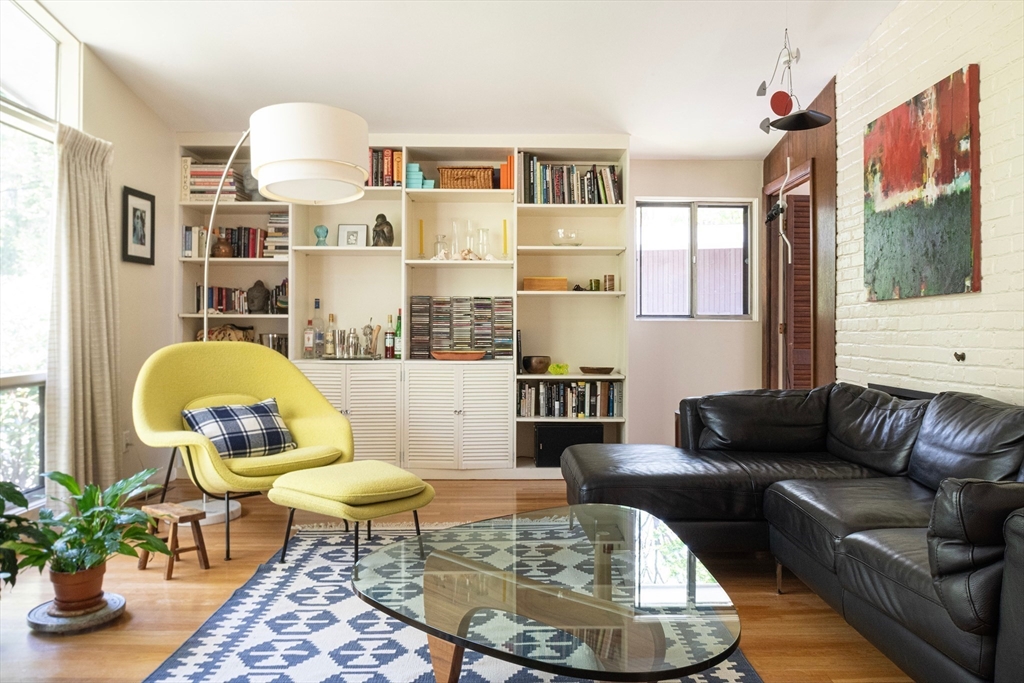 7 Partridge Rd, Lexington