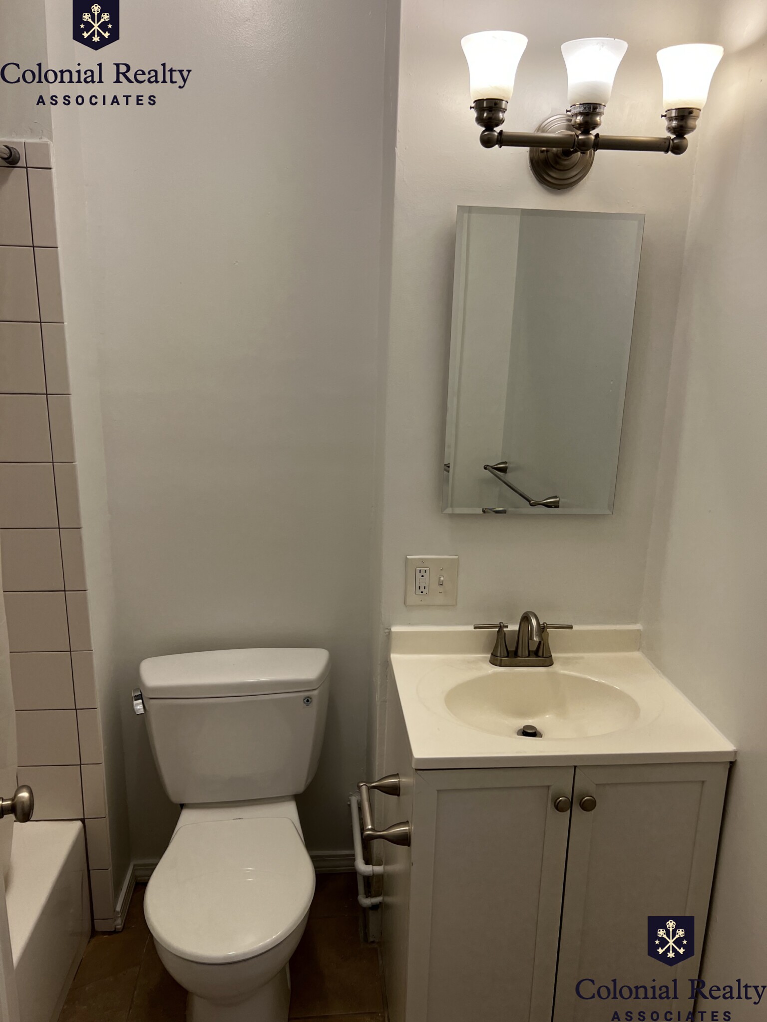 230 Walnut St, Newtonville