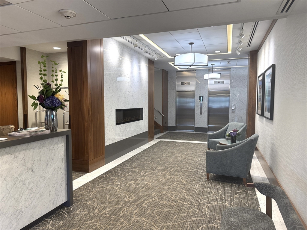 8 Whittier Pl, West End