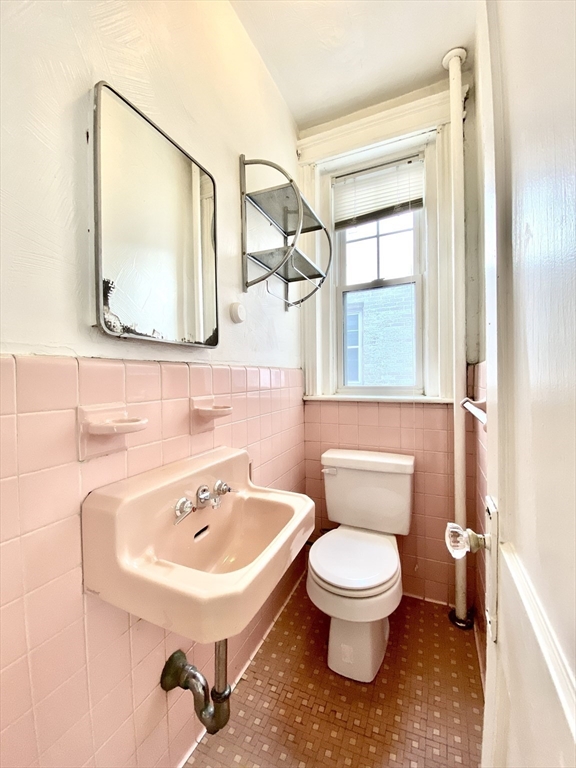 74 Babcock St, North Brookline