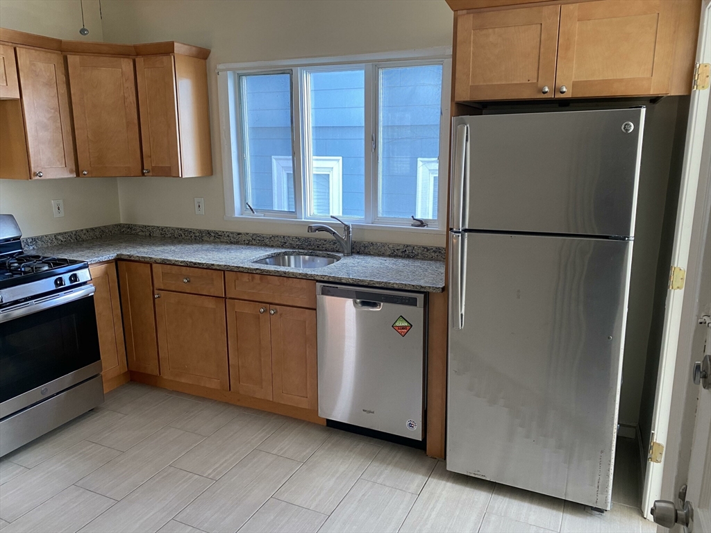 37-39 Belknap St, West Somerville