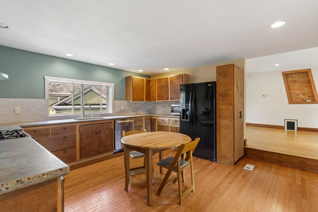 16 Edwin St, Brookline