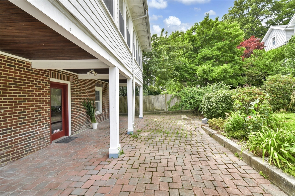 404 Mount Auburn, Watertown