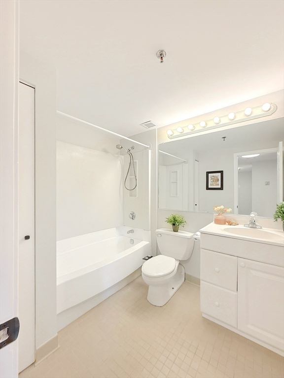 15 N Beacon St, Allston