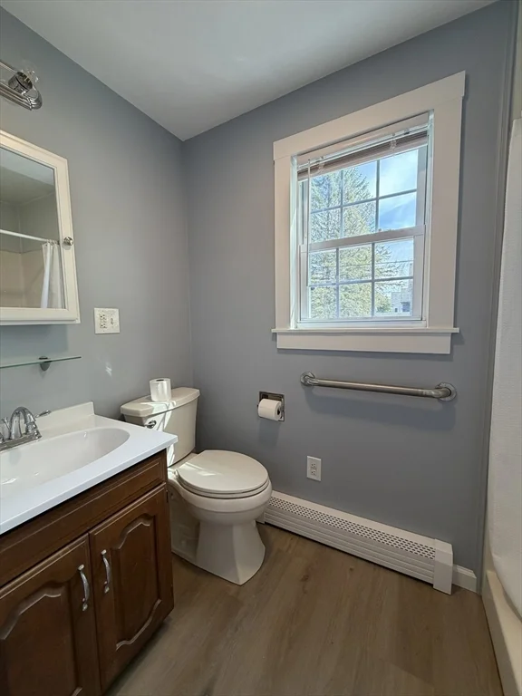 326 N Main St, North Brookfield