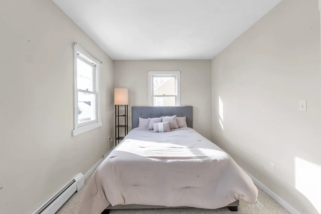 18 Merlin Ct, Tatnuck