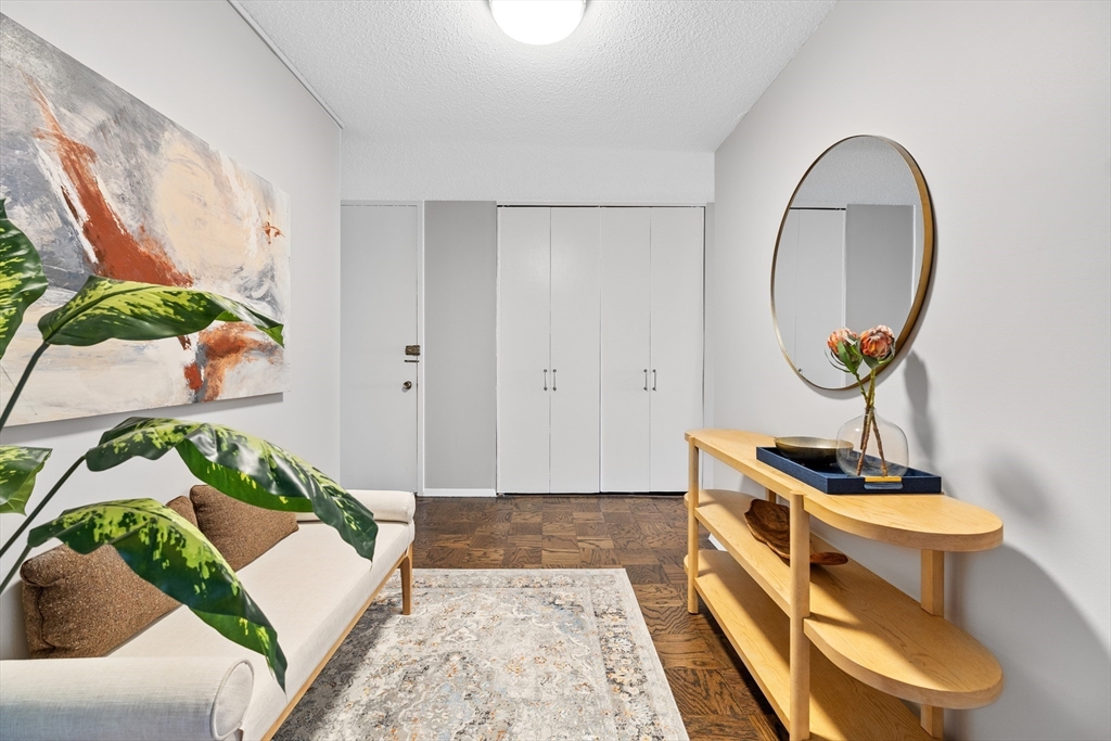 85 E India Row, Waterfront