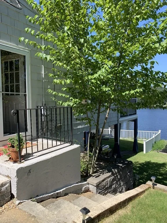 3 Pine Tree Dr, Holland