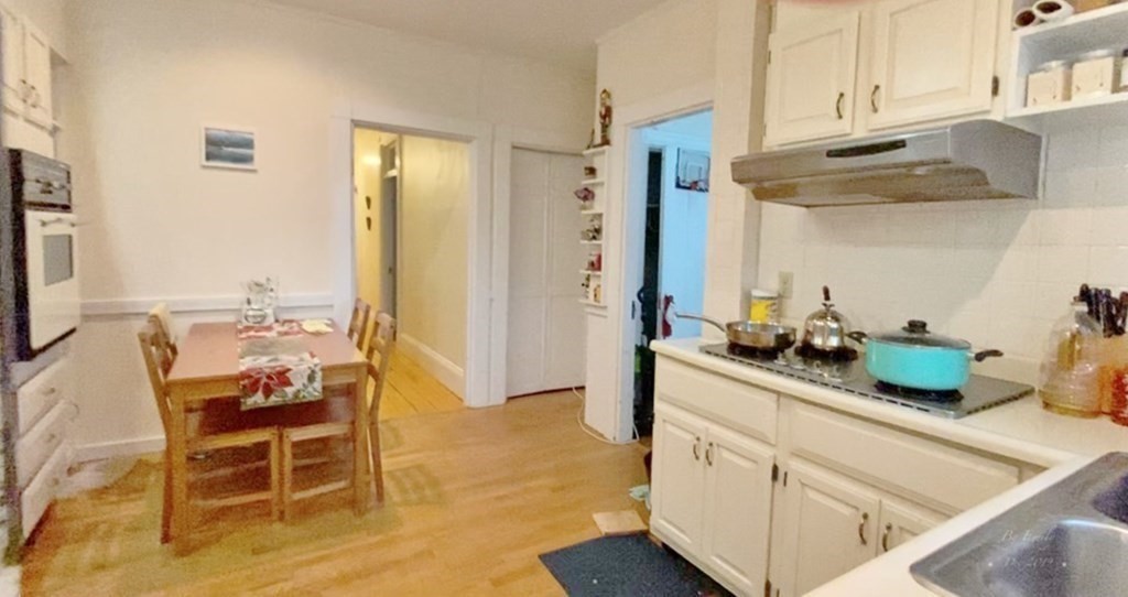 83 Putnam Ave, Riverside