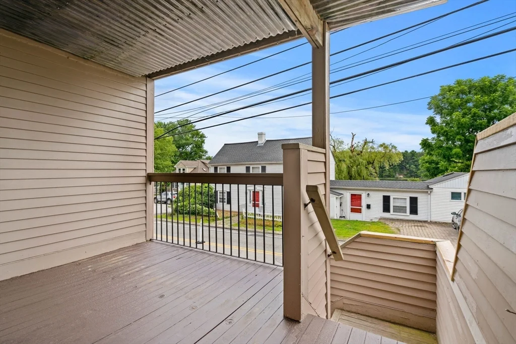 35 Merrimac, Amesbury