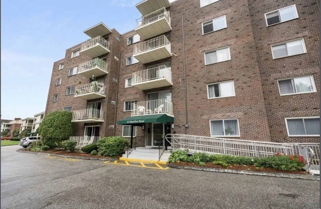 34 Hamilton Rd, Arlington