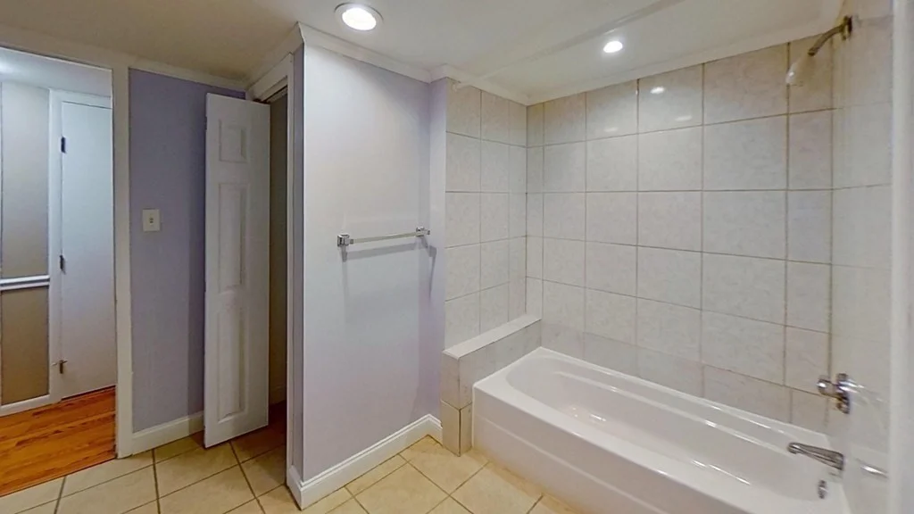 26 Beacon, Burlington