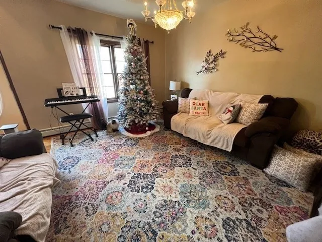 1657 Meridian St, Fall River