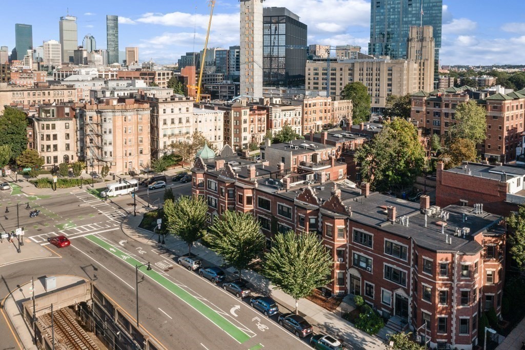 903 Beacon St, Back Bay