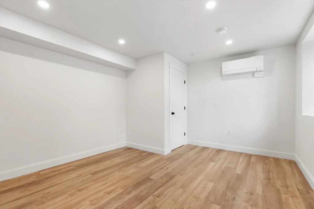 32 Beacon St, Gloucester