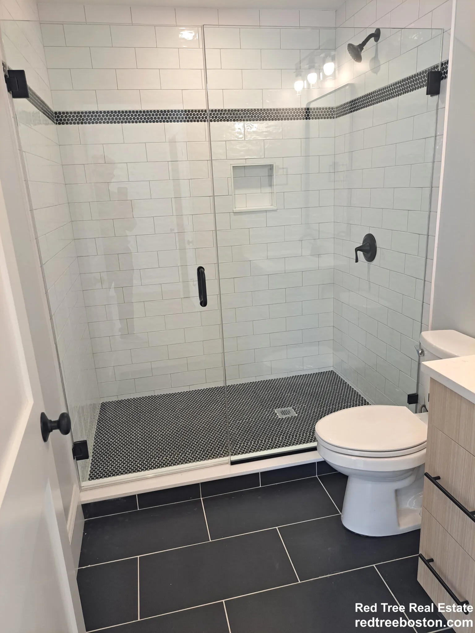 425 Market St, Oak Square