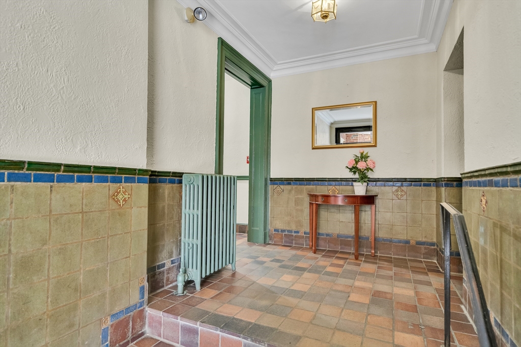 41 Bowdoin St, Neighborhood Nine