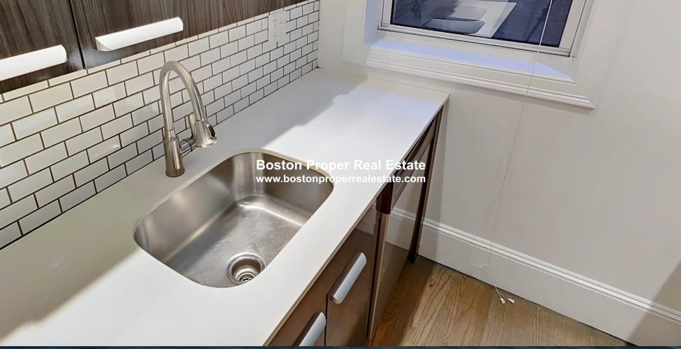 109 Queensberry St, Fenway