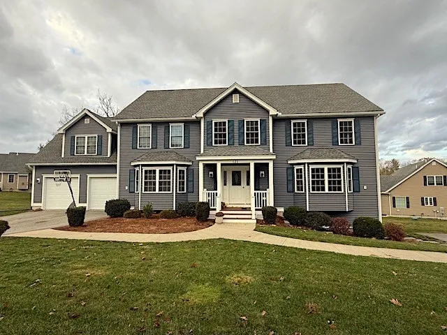 121 Robin Hill Rd, Groton